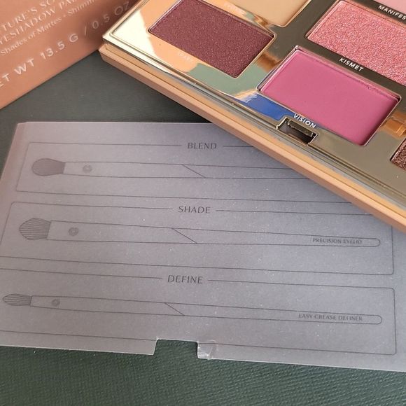 Complex Culture Beauty Future's So Bright Eyeshadow Palette - Picture 5 of 9